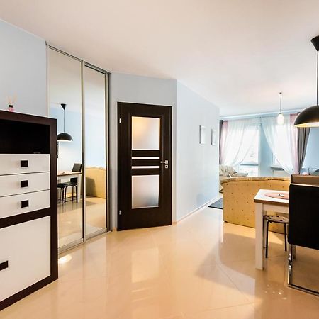 Wola Pleasure Place Apartment Warsaw Luaran gambar