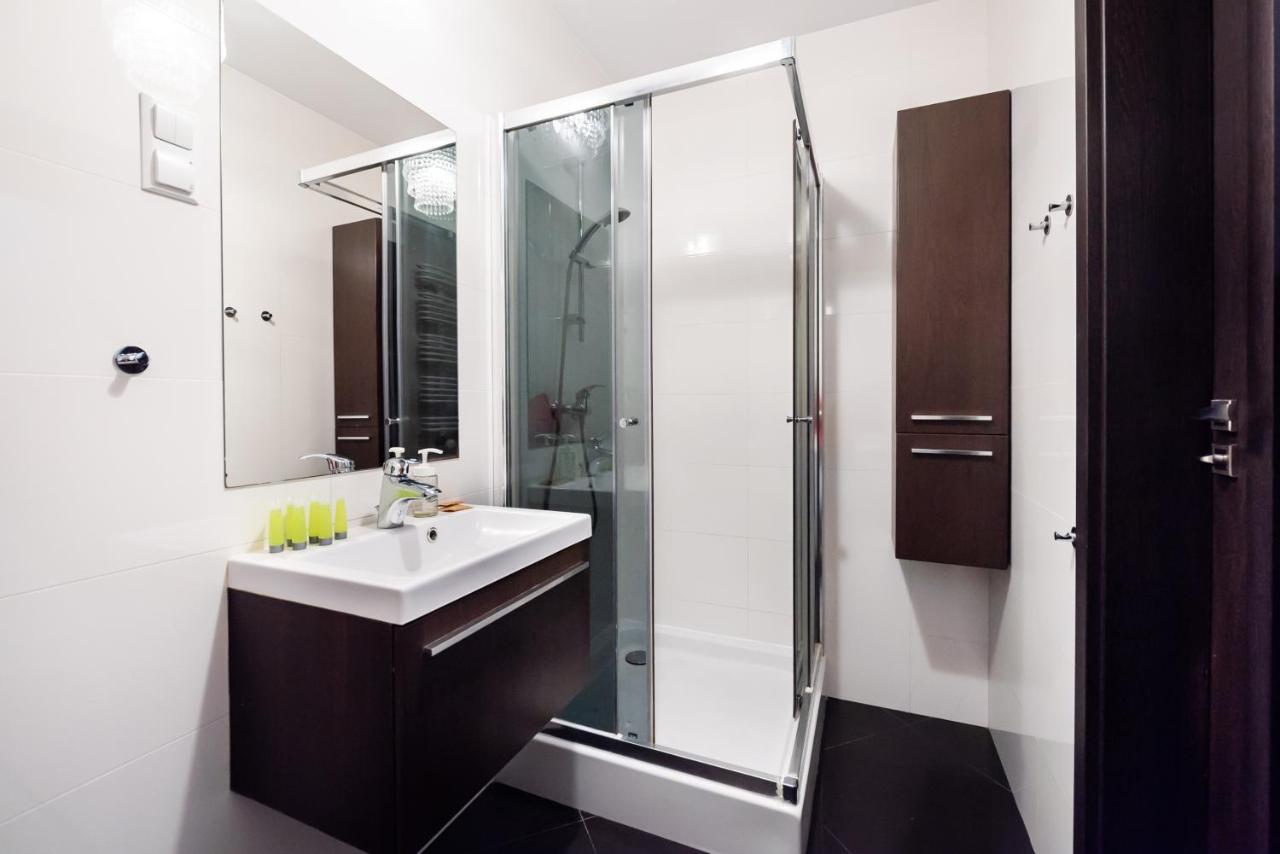 Wola Pleasure Place Apartment Warsaw Luaran gambar